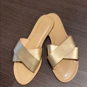 AMANU Made In Italy Gold Sandal
